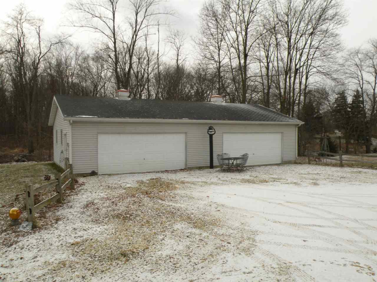 10670 Cole Road Byron, MI 48418 - Photo 6 of 20