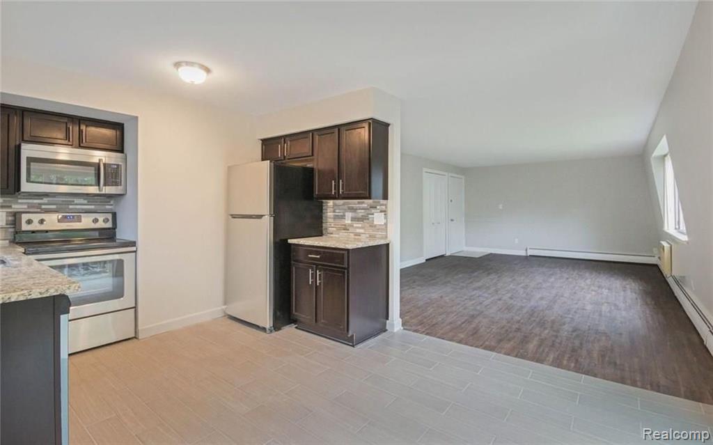 2161 Decker Road, Unit 23 Walled Lake, MI 48390 - Photo 4 of 13