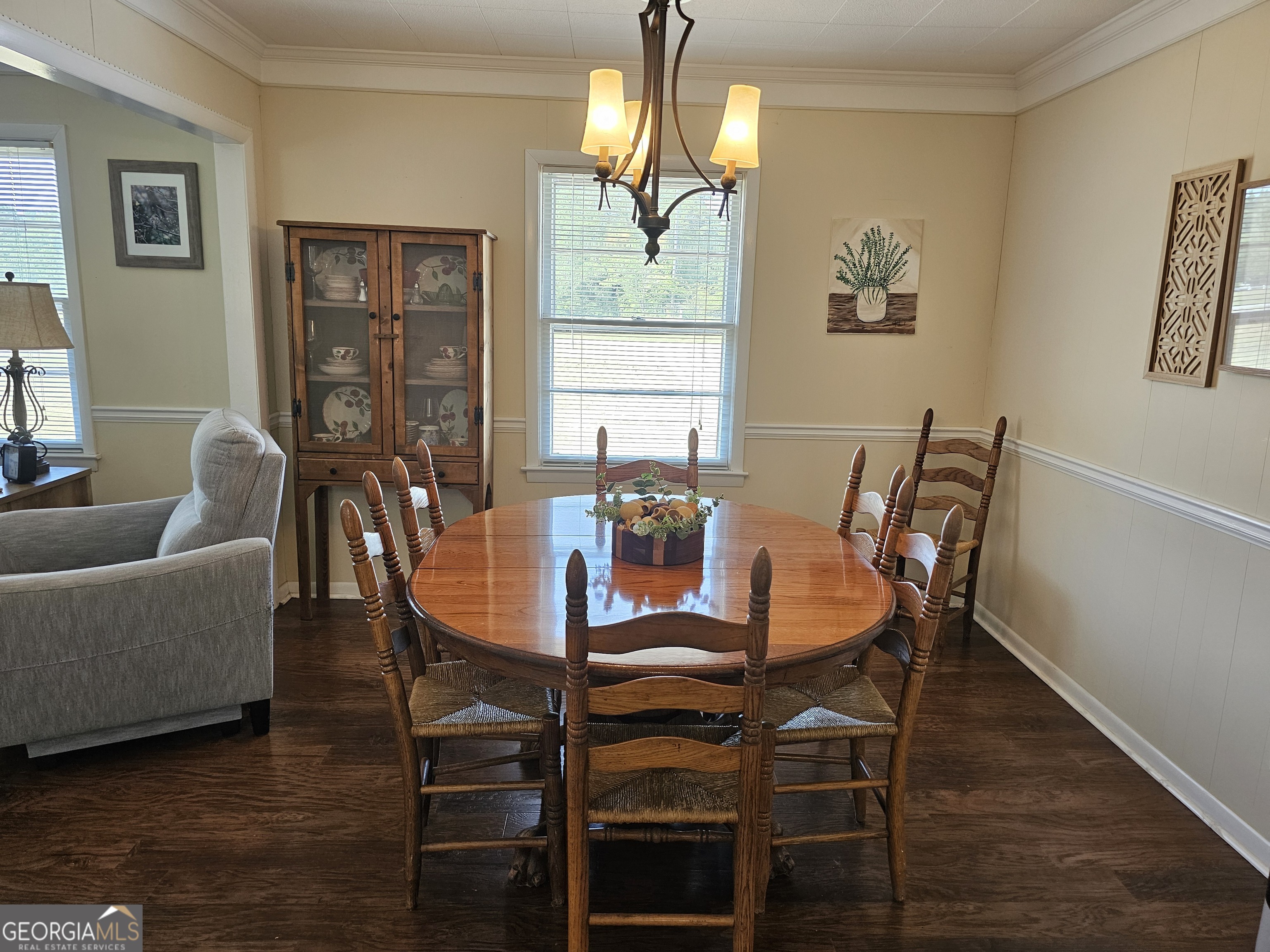 1853 Highway 441 Dublin, GA 31021 - Photo 8 of 28 a view of a dining room with furniture window and wooden floor
