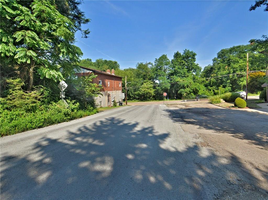 7360 Shannon Road Verona, PA 15147 - Photo 18 of 22 Gallery Image 18