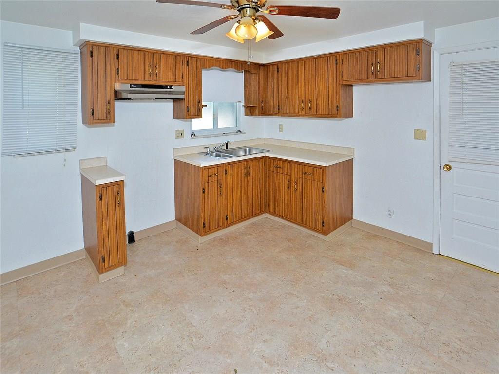 7360 Shannon Road Verona, PA 15147 - Photo 4 of 22 Gallery Image 4