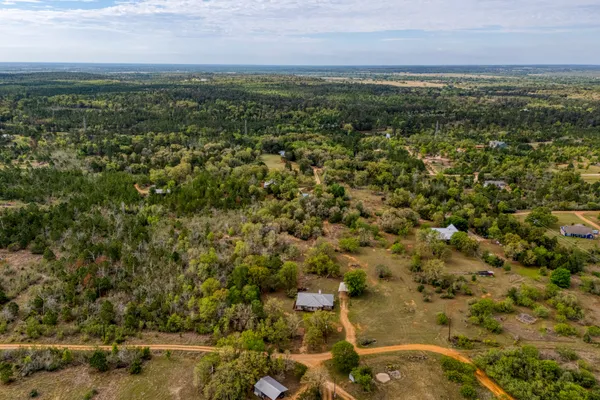 $398,000 | 185 West Broken Tree Lane, Smithville, TX 78957