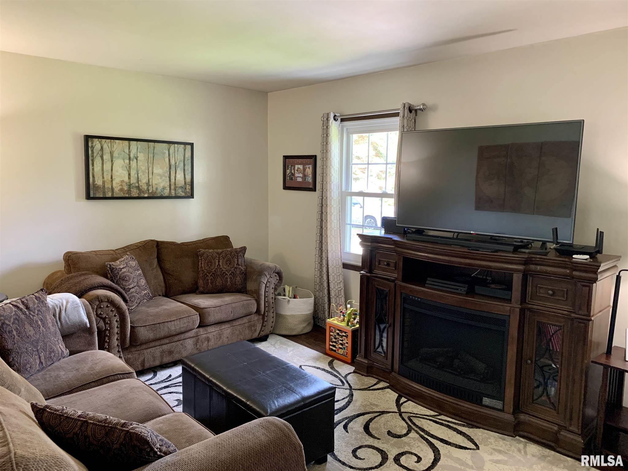 776 Prairieview Road Knoxville, IL 61448 - Photo 3 of 20 Gallery Image 3