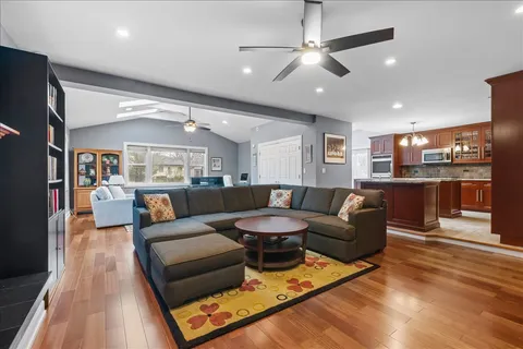 $849,000 | 1632 Longvalley Drive, Northbrook, IL 60062