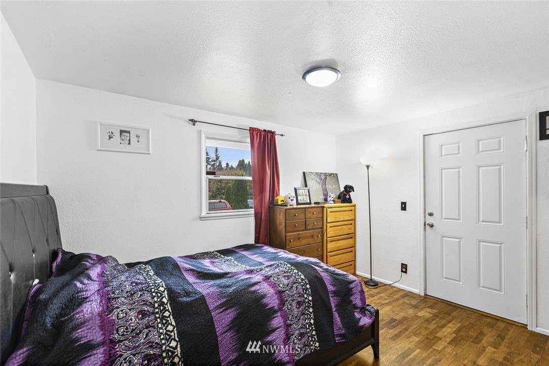 3332 Northeast Sunset Boulevard Renton, WA 98056 - Photo 14 of 31