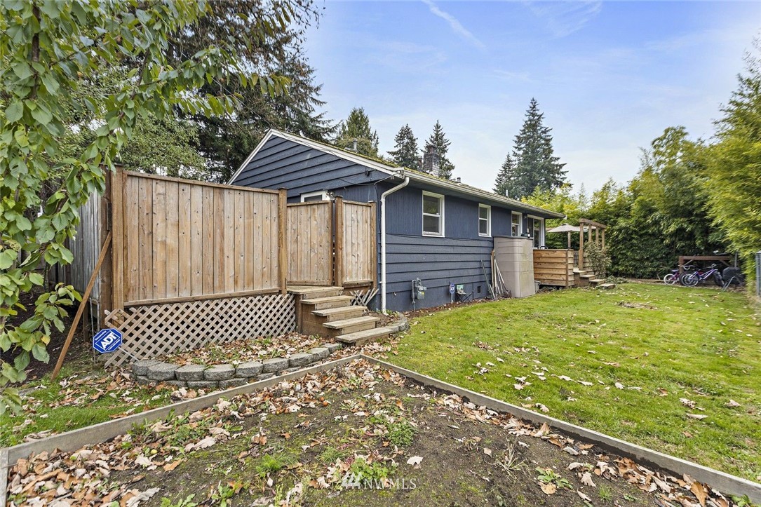 3332 Northeast Sunset Boulevard Renton, WA 98056 - Photo 23 of 31
