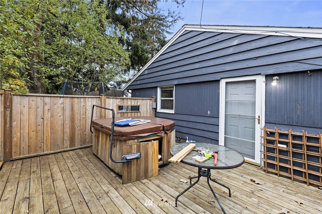 3332 Northeast Sunset Boulevard Renton, WA 98056 - Photo 24 of 31