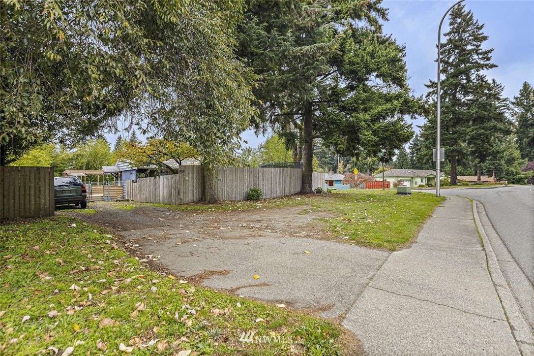 3332 Northeast Sunset Boulevard Renton, WA 98056 - Photo 26 of 31