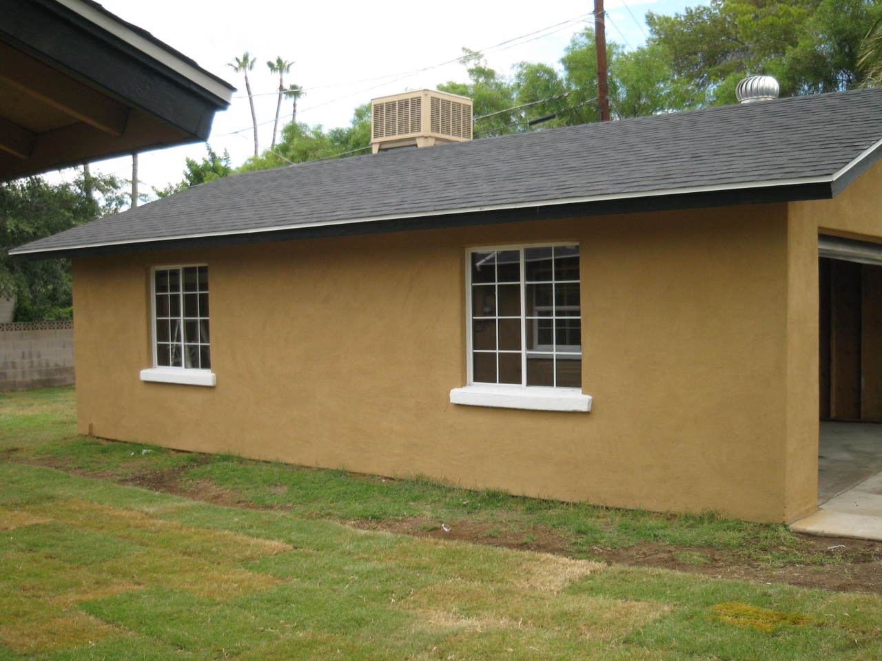 4934 East Piccadilly Road Phoenix, AZ 85018 - Photo 15 of 15 garage door