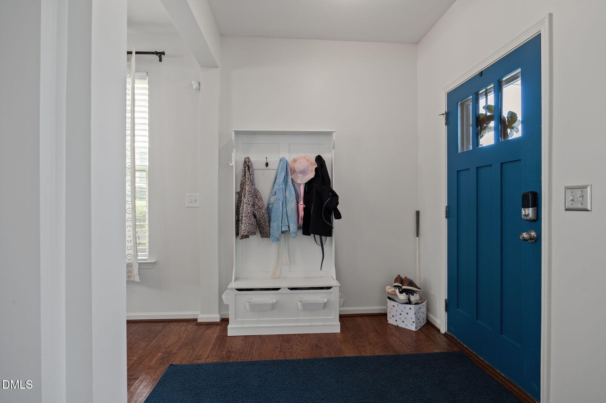 964 Ambergate Station Apex, NC 27502 - Photo 3 of 24 21-web-or-mls-IMG_1576