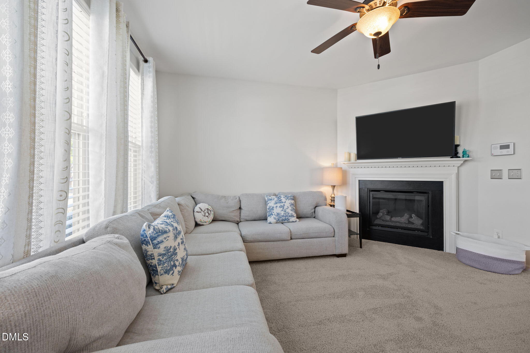 964 Ambergate Station Apex, NC 27502 - Photo 5 of 24 20-web-or-mls-IMG_1573