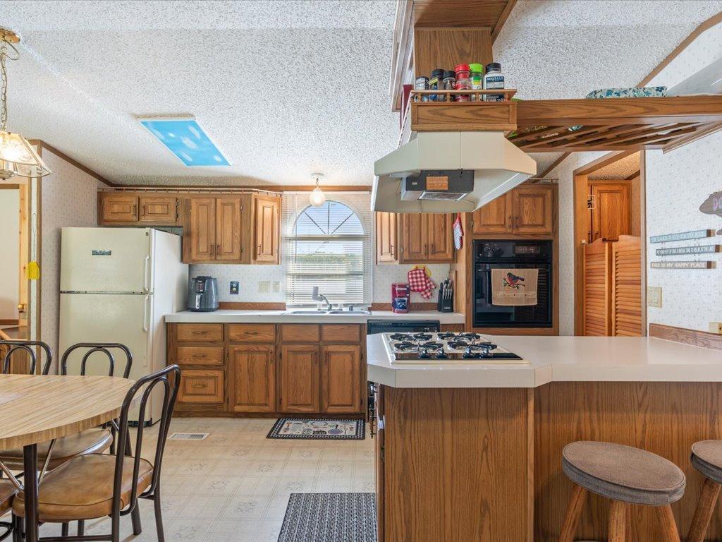 8143 Meadow Lake Road Southwest Motley, MN 56466 - Photo 8 of 52 Gallery Image 8
