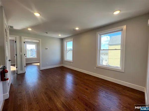 $3,400 | 48 Tuttle Street, Wallington, NJ 07057