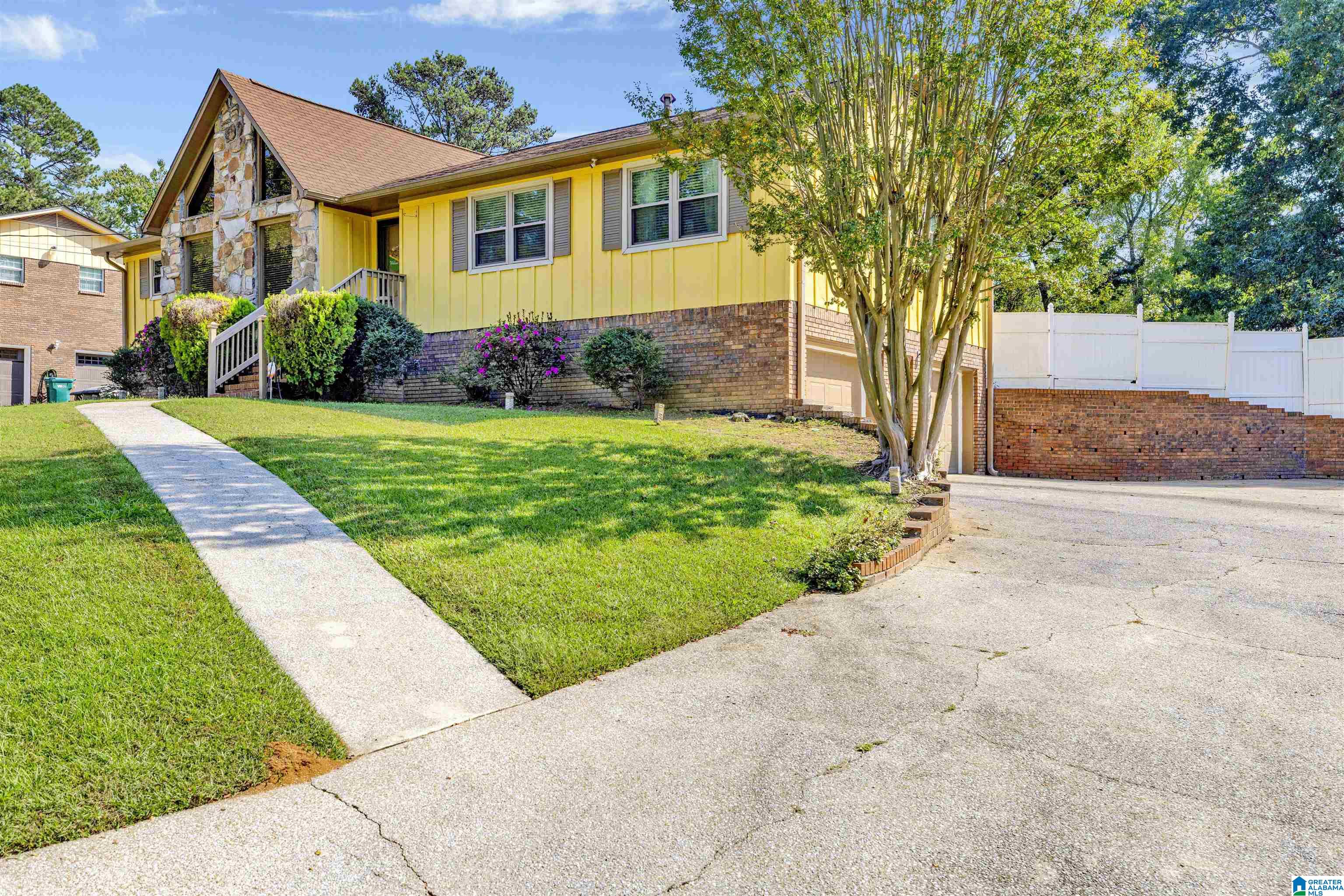 421 13th Street Pleasant Grove, AL 35127 - Photo 2 of 41