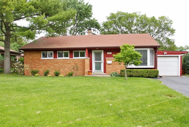 1107 Whitfield Road Northbrook, IL 60062 - Photo 1 of 15