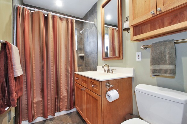 1107 Whitfield Road Northbrook, IL 60062 - Photo 9 of 15