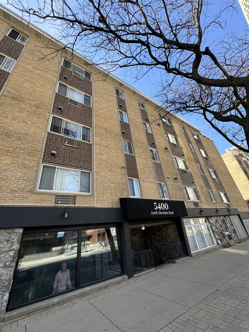 5400 North Sheridan Road, Unit 305 Chicago, IL 60640 - Photo 2 of 12 Gallery Image 2