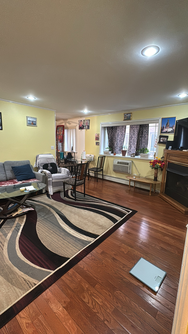 5400 North Sheridan Road, Unit 305 Chicago, IL 60640 - Photo 3 of 12 Gallery Image 3
