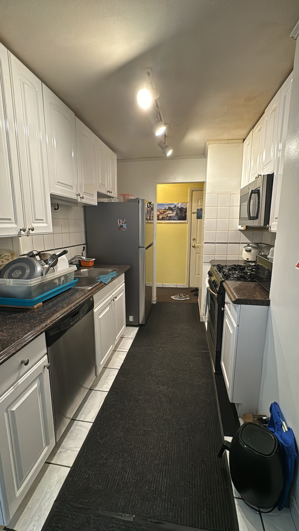5400 North Sheridan Road, Unit 305 Chicago, IL 60640 - Photo 6 of 12 Gallery Image 6