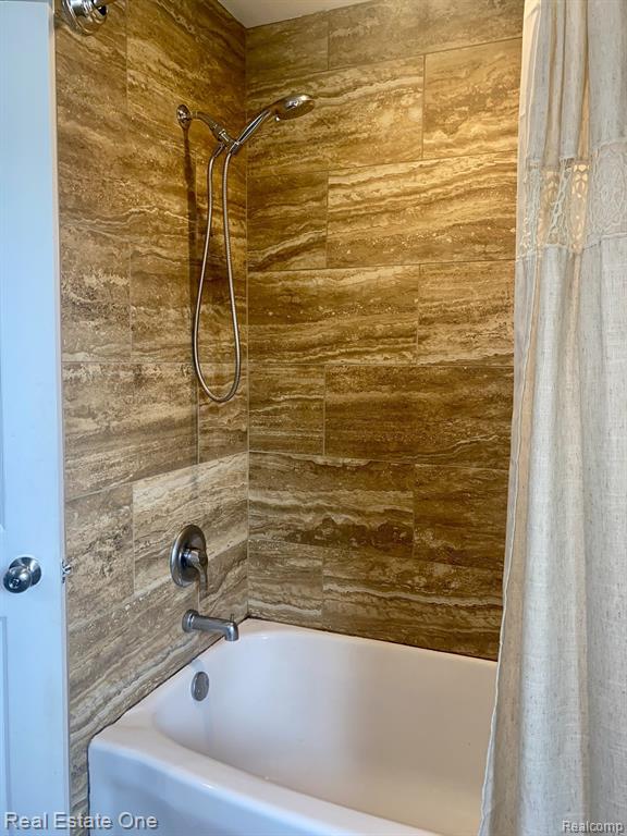 947 Grace Avenue Rochester Hills, MI 48307 - Photo 22 of 47