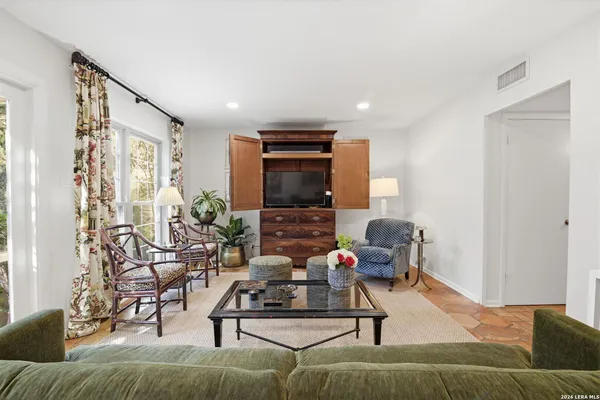 $339,000 | 1045 Shook Avenue, Unit 164, San Antonio, TX 78212