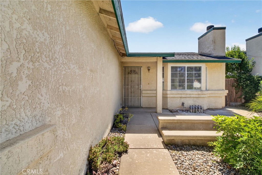 336 Serano Street Merced, CA 95341 - Photo 3 of 36