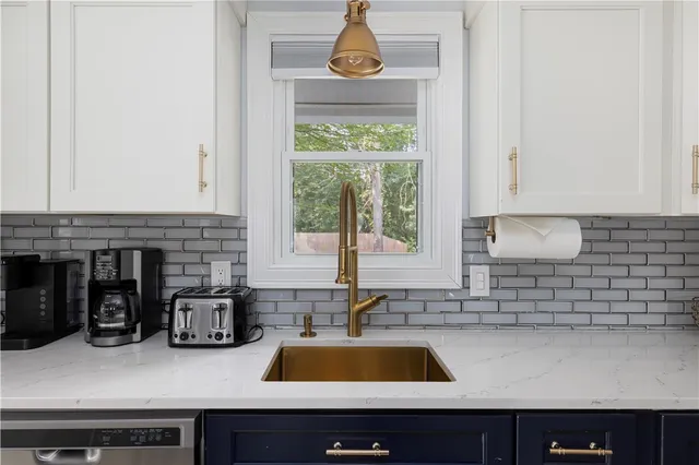 $2,900 | 29 Canterbury Drive, Westerly, RI 02808