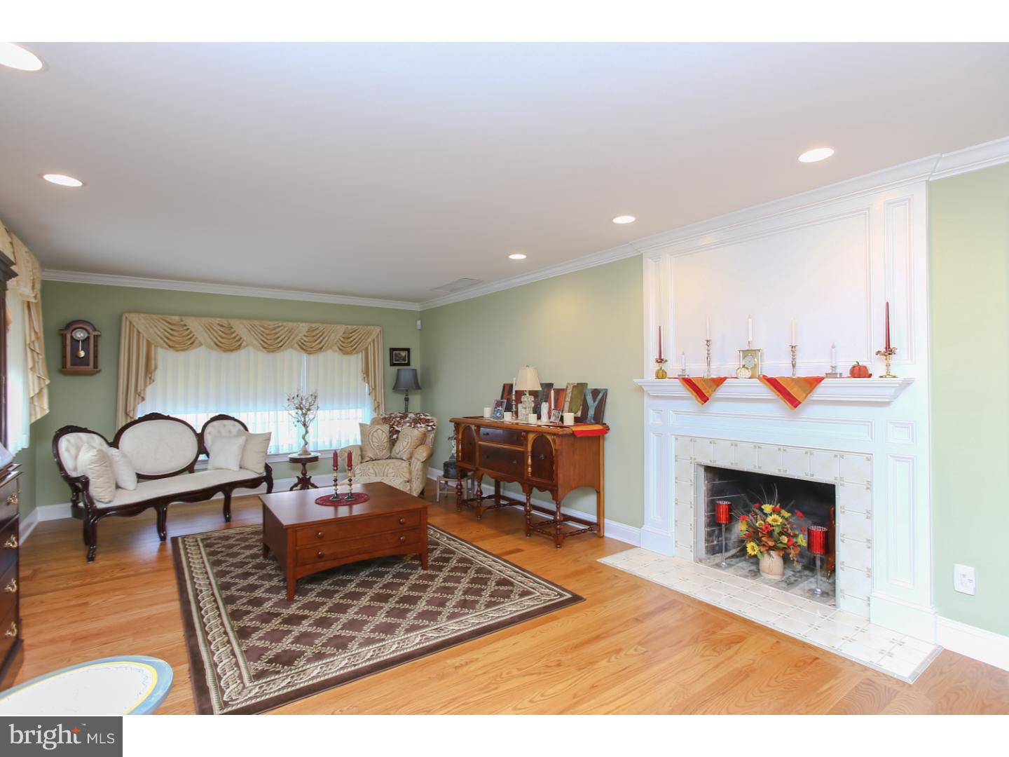 357 Valley View Road Springfield, PA 19064 - Photo 3 of 25 Living Room