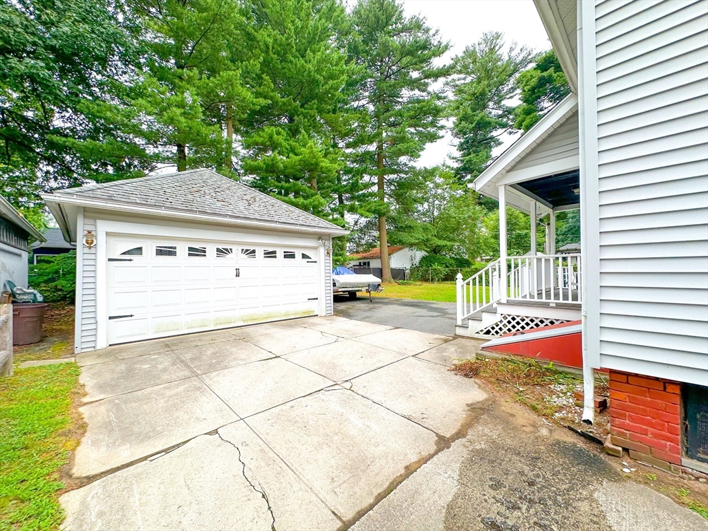83 Virginia Street Springfield, MA 01108 - Photo 3 of 10 Gallery Image 3