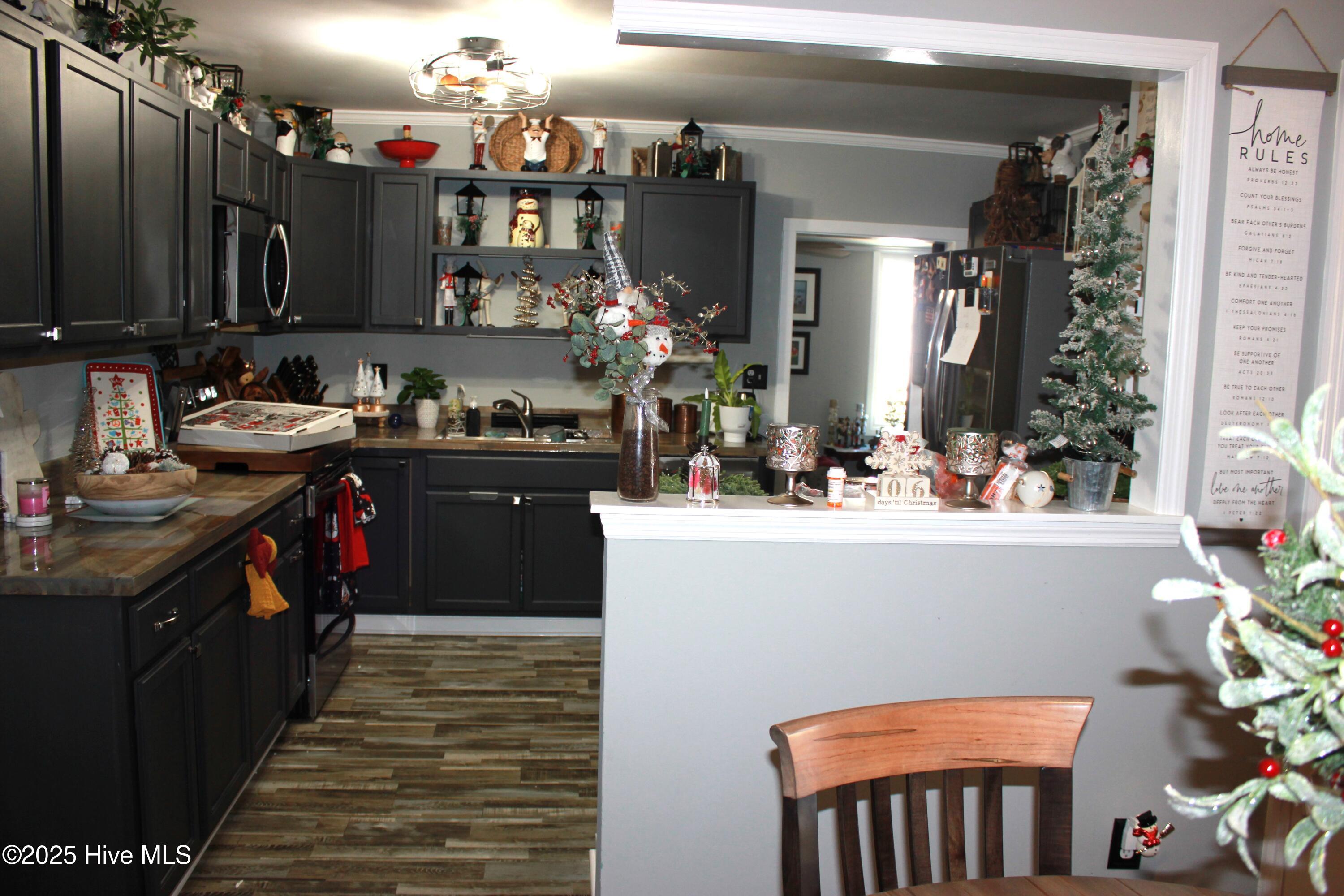 1033 Decatur Road Jacksonville, NC 28540 - Photo 9 of 37 Kitchen