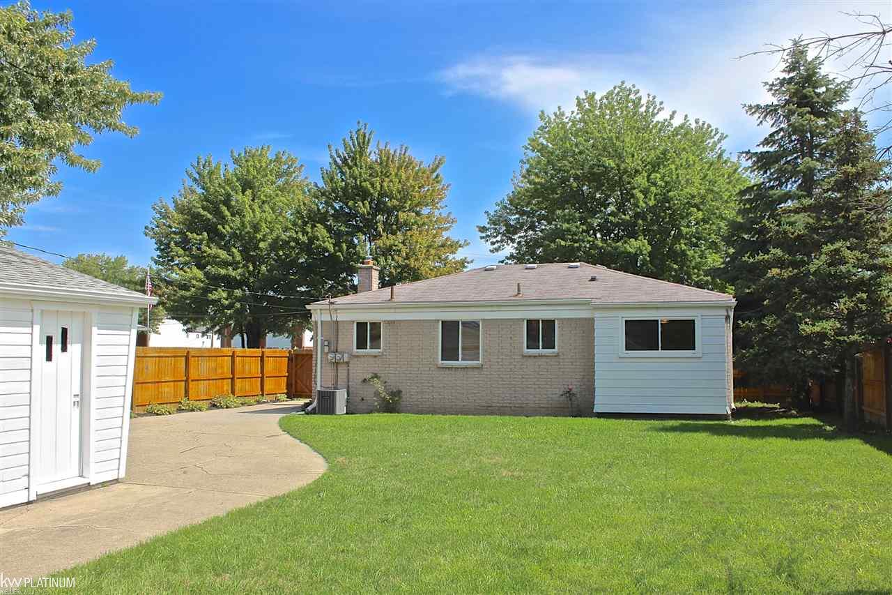 35559 Kelly Road Clinton Township, MI 48035 - Photo 6 of 28 31301518-5.JPG