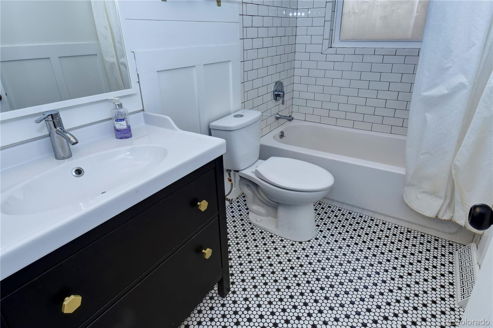 2490 South Rifle Street Aurora, CO 80013 - Photo 18 of 26