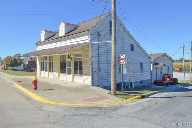 $10,000 | 202 Spring Street, Evansville, IL 62242