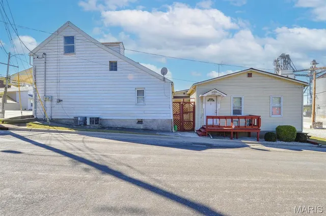 $10,000 | 202 Spring Street, Evansville, IL 62242