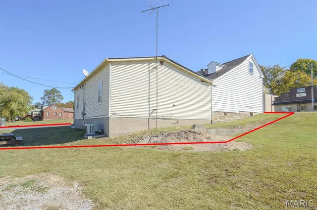 $10,000 | 202 Spring Street, Evansville, IL 62242