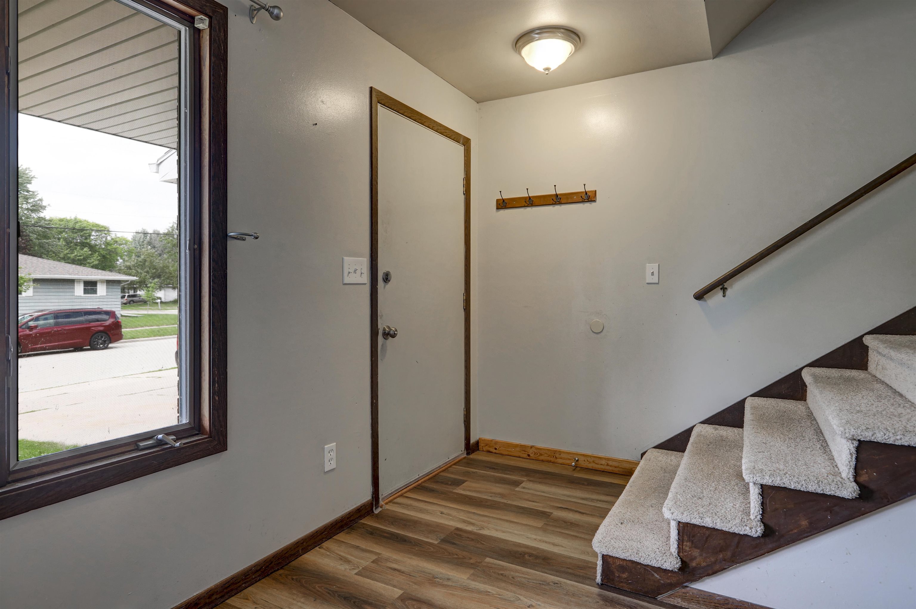 1825 West Brewster Street Appleton, WI 54914 - Photo 9 of 32