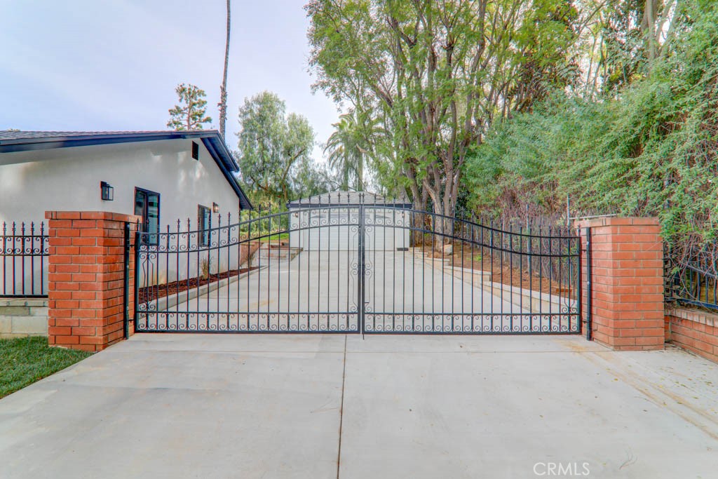 6174 Hawarden Drive Riverside, CA 92506 - Photo 8 of 51