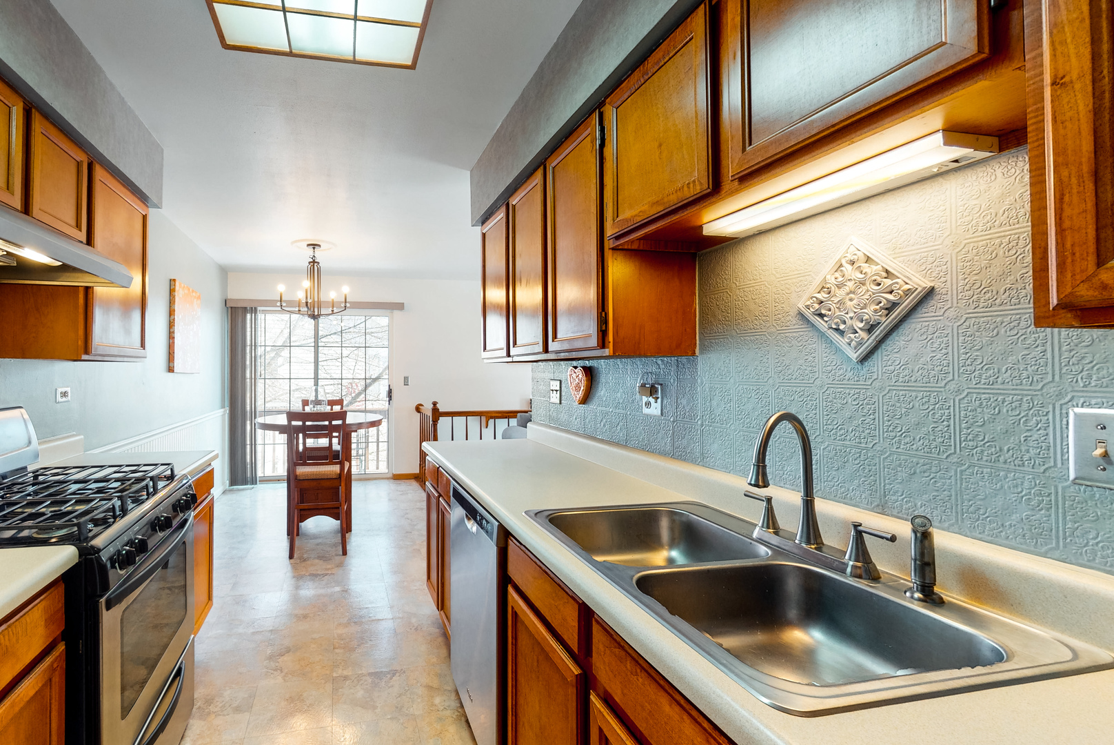 2222 Colorado Avenue, Unit 2222 Elgin, IL 60123 - Photo 4 of 25