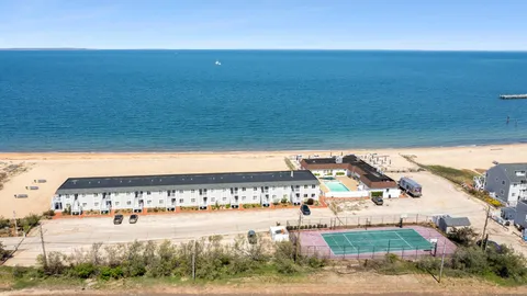 $580,000 | 16 Navy Road, Unit 202, Montauk, NY 11954