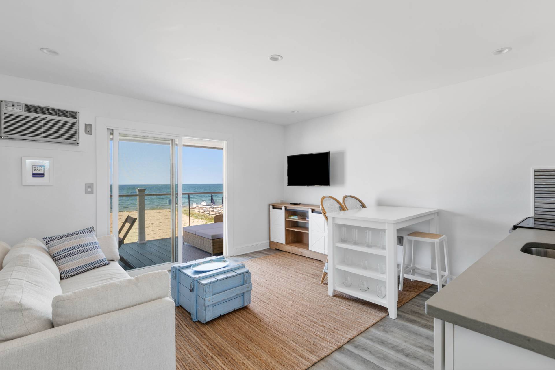 16 Navy Road, Unit 202 Montauk, NY 11954 - Photo 4 of 14
