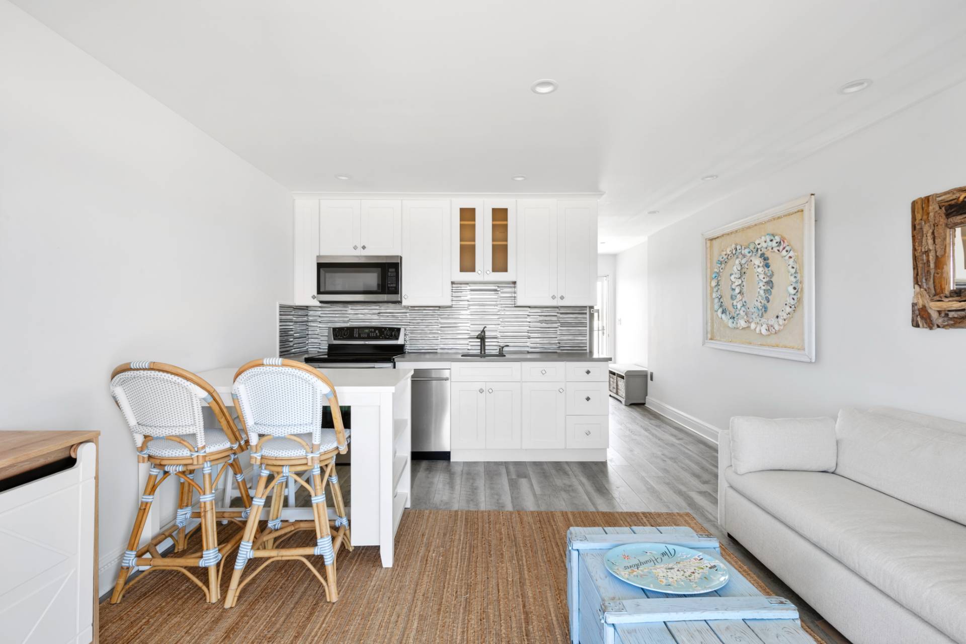 16 Navy Road, Unit 202 Montauk, NY 11954 - Photo 5 of 14