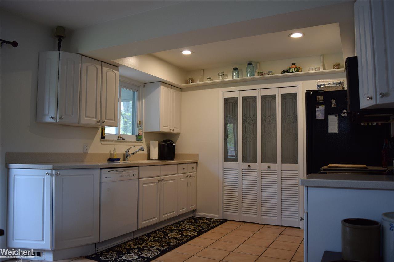3490 Emmons Avenue Rochester Hills, MI 48307 - Photo 17 of 38