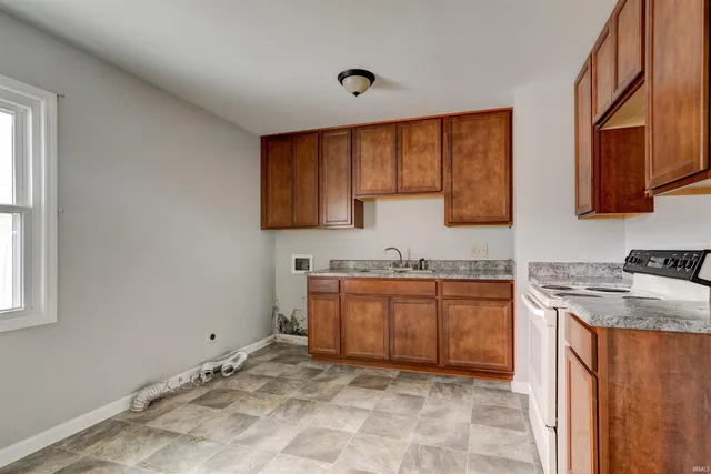 $155,000 | 1304 East Monroe Street, Boonville, IN 47601