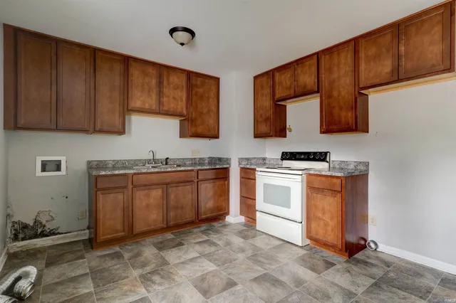 $155,000 | 1304 East Monroe Street, Boonville, IN 47601