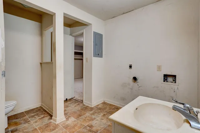 $155,000 | 1304 East Monroe Street, Boonville, IN 47601