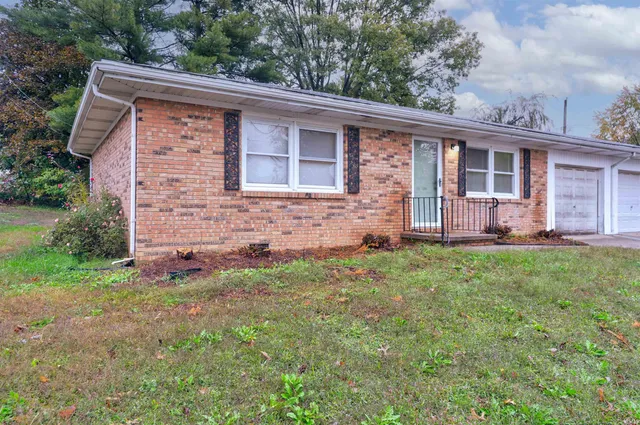 $155,000 | 1304 East Monroe Street, Boonville, IN 47601