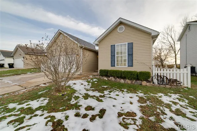 $210,000 | 54 Silver Spur Drive, Winfield, MO 63389