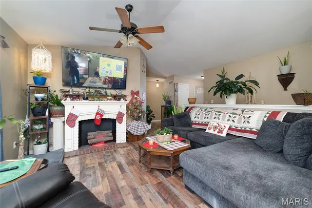 $210,000 | 54 Silver Spur Drive, Winfield, MO 63389