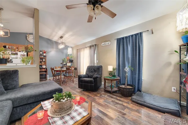 $210,000 | 54 Silver Spur Drive, Winfield, MO 63389