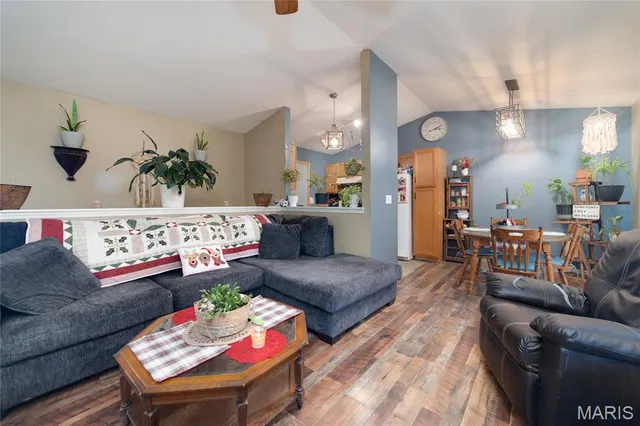 $210,000 | 54 Silver Spur Drive, Winfield, MO 63389